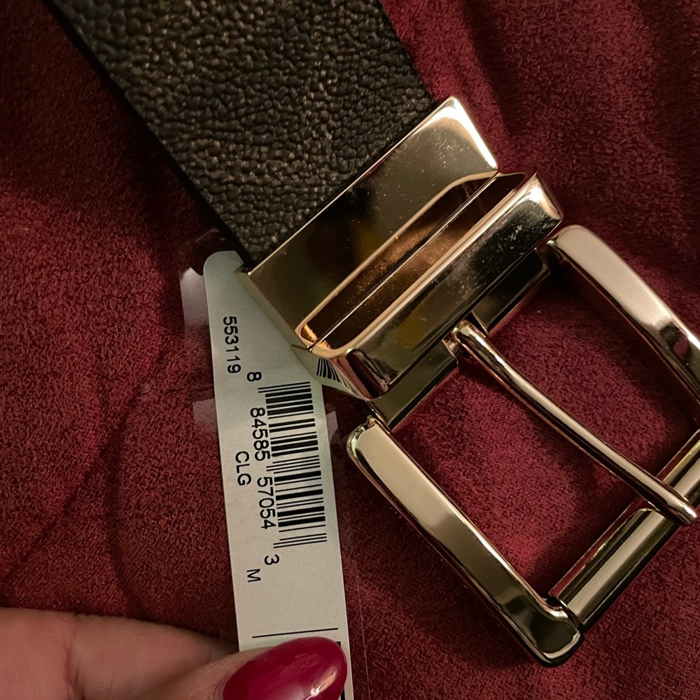 Michael Kors womens belt size M new never worn from smoke pet free home
